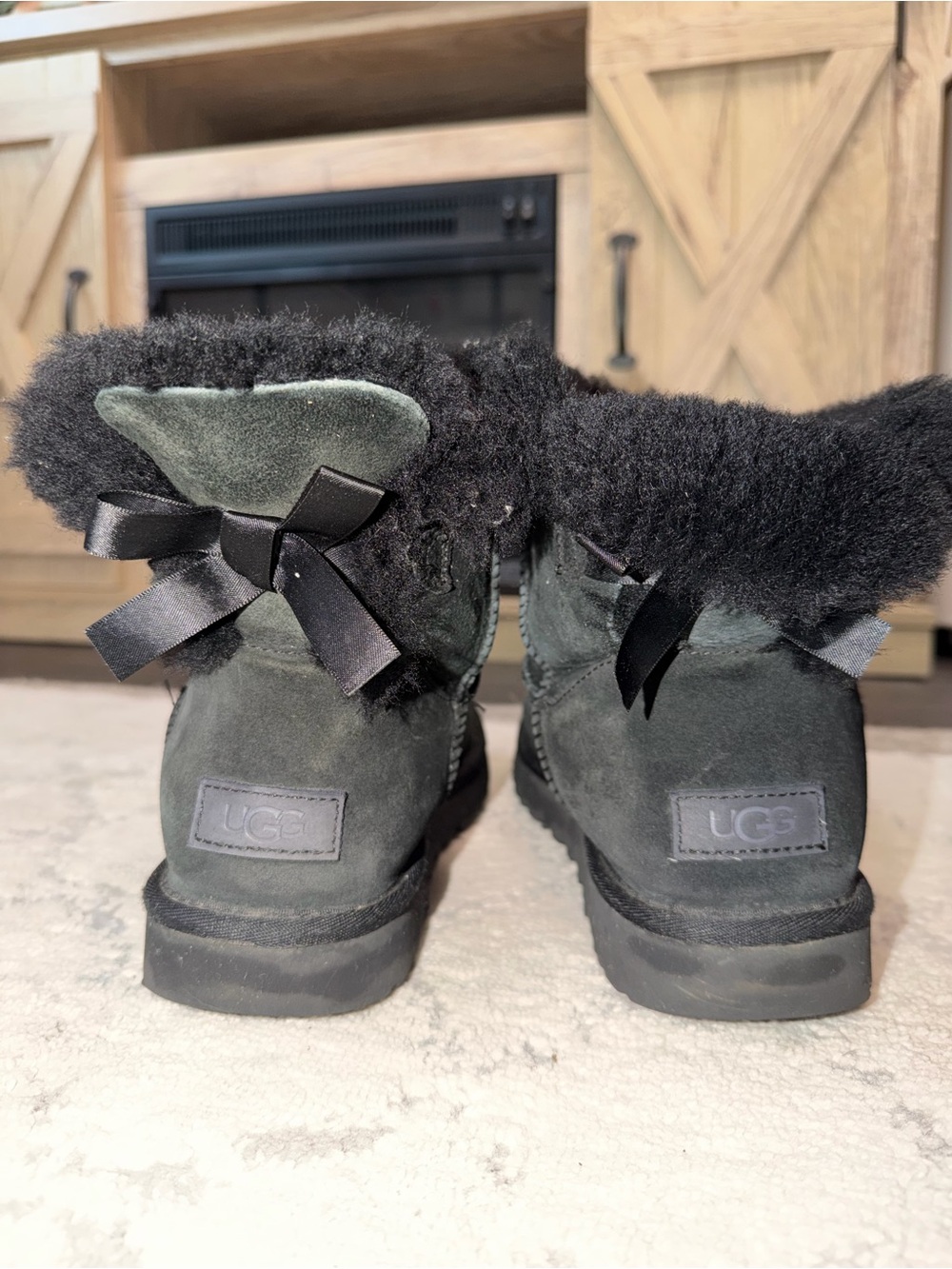 UGG Women's Bailey Bow II Size 9